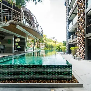 Apartment Emerald Terrace By Lofty