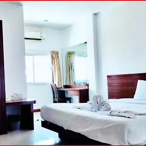 Oyo 75461 Heritage Mansion In Hotell Patong