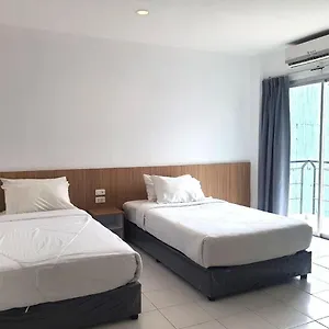 Bay Hotell 2*