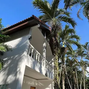 Charming With Balcony Near Villa Patong