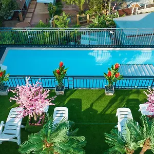 Happy 99 Hotel