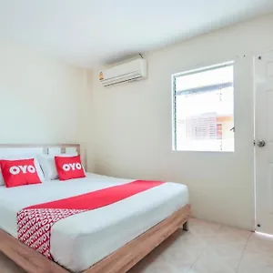 Oyo 885 And Me House Hotell 2*