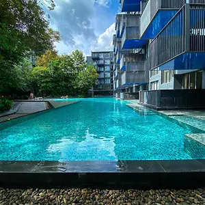 The Deck Apartment *