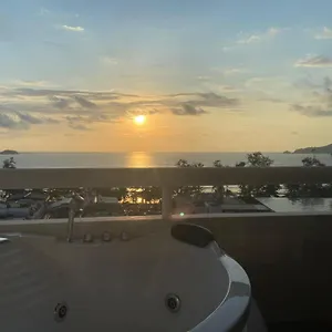 Sea View With Jacuzzi At Tower Apartment