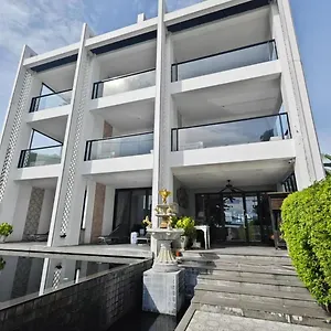 See Sea Aparthotel 4*