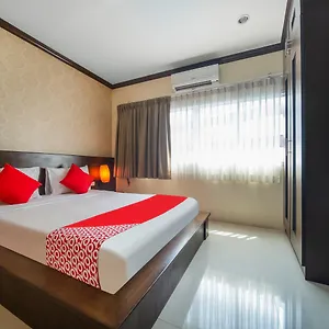 Oyo 232 Hometel 3* Patong