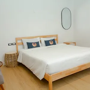 Roomquest Phuket 旅馆