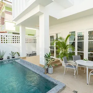 Happiness Pool Phuket *