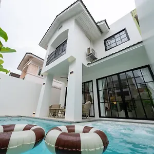 House No 158 Pool Villa Patong