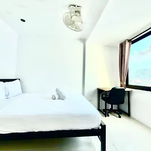 Easy Life 7 Apartment Patong