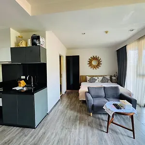 City-center Pool Cozy