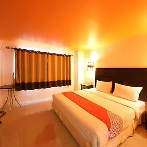 Oyo 126 Station House Hotel 2*